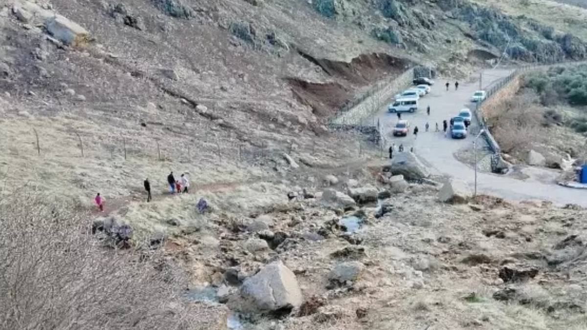 Uyuyan dev 2 yıllık uykusundan uyandı: Duyanlar bölgeye koşuyor