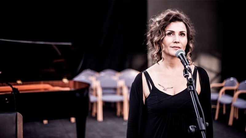 Ünlü sanatçı tek telefonla 5 milyon TL'sini kaptırdı