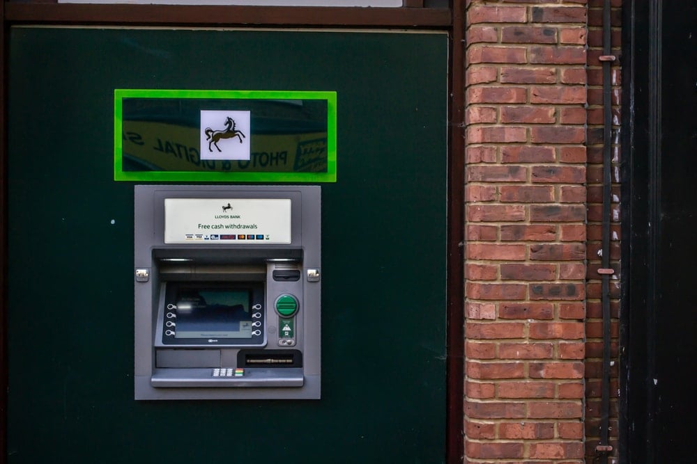 Dev banka 95 şubesini birden kapatıyor