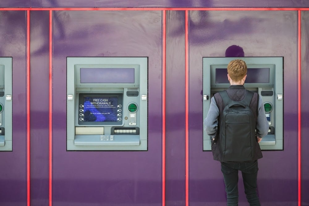 Ünlü bankanın 32 şubesi kapanıyor