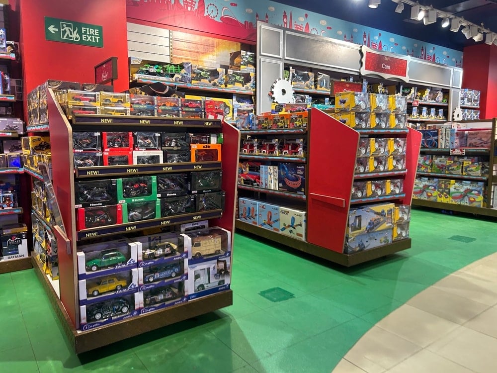 Dünya devi 48 saatte kepenk indirdi! 29 mağazayı apar topar kapatıp ülkeden çekiliyor