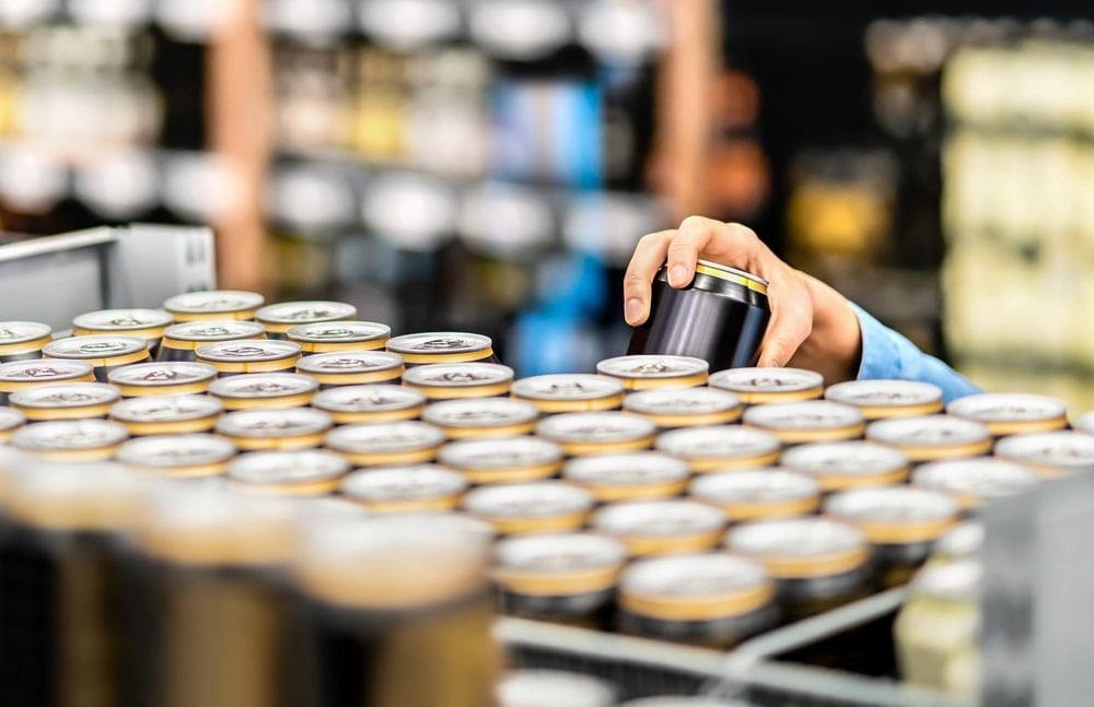 Enerji içeceğine yaş freni: 16 yaşından küçüklere yasaklıyorlar