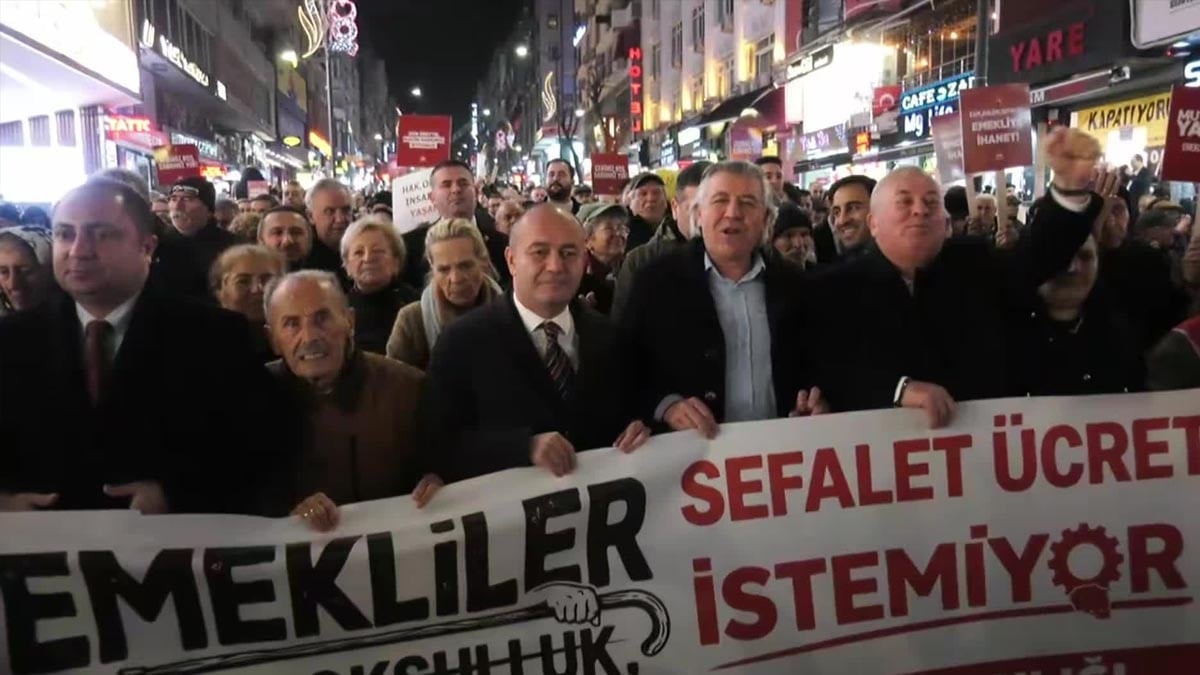 CHP Avcılar'da emekliler için yürüyüş düzenledi