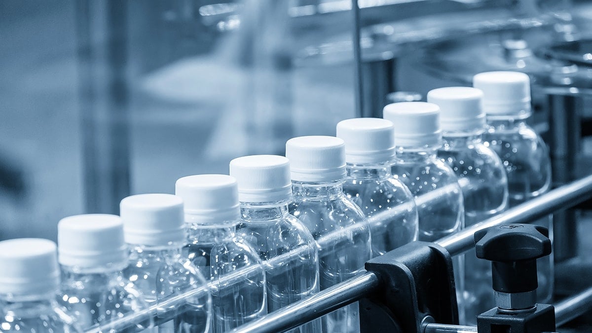 Binlerce pet şişe su raflardan kaldırılıyor