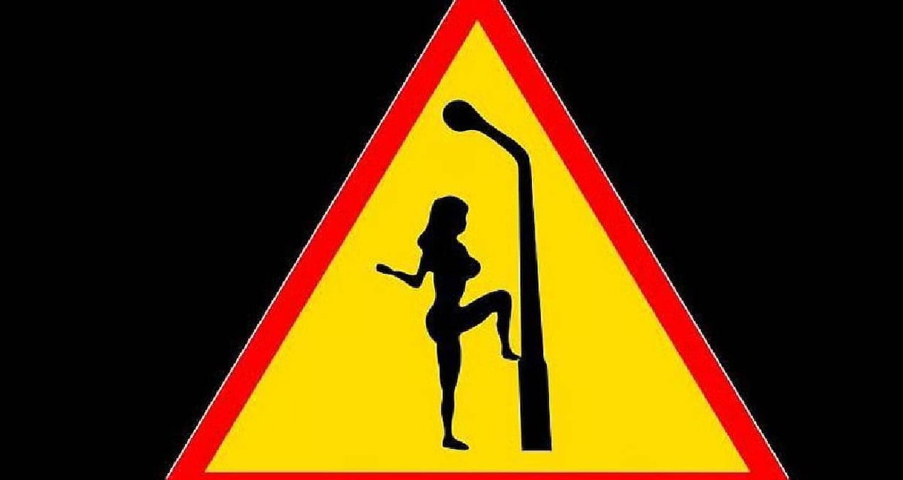 Dünyanın en ilginç trafik tabelası: İşte anlamı