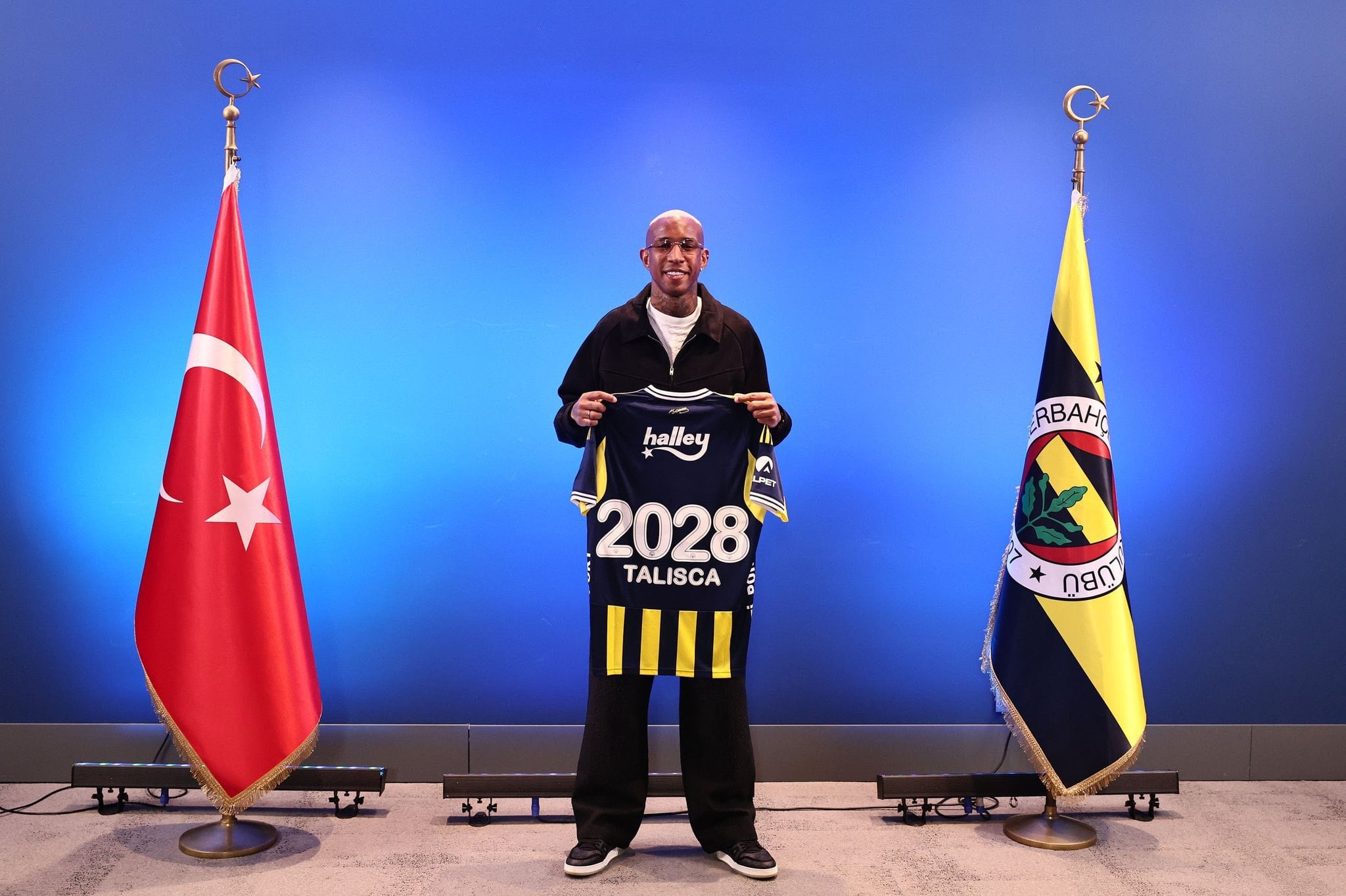 Talisca ile yeni sözleşme imzalandı
