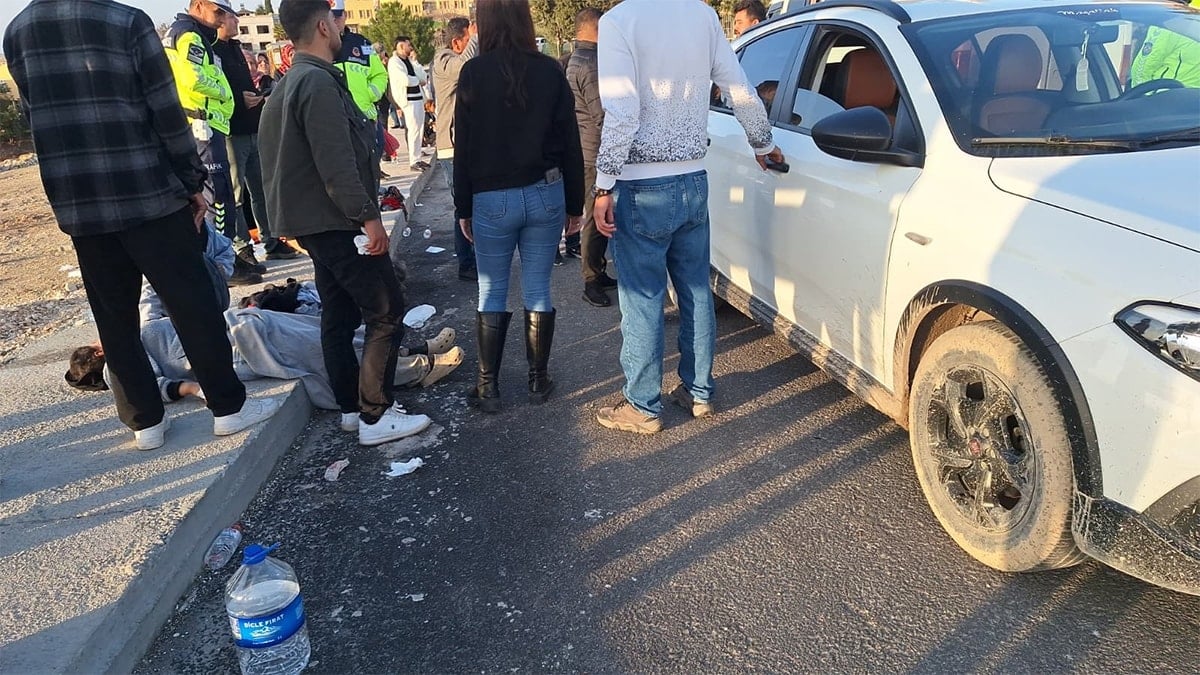 İşçileri taşıyan minibüs devrildi: 15 yaralı