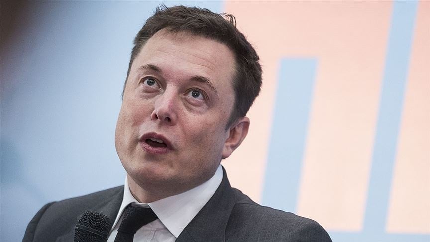 Elon Musk Mars'tan vazgeçti gözünü Ay'a dikti