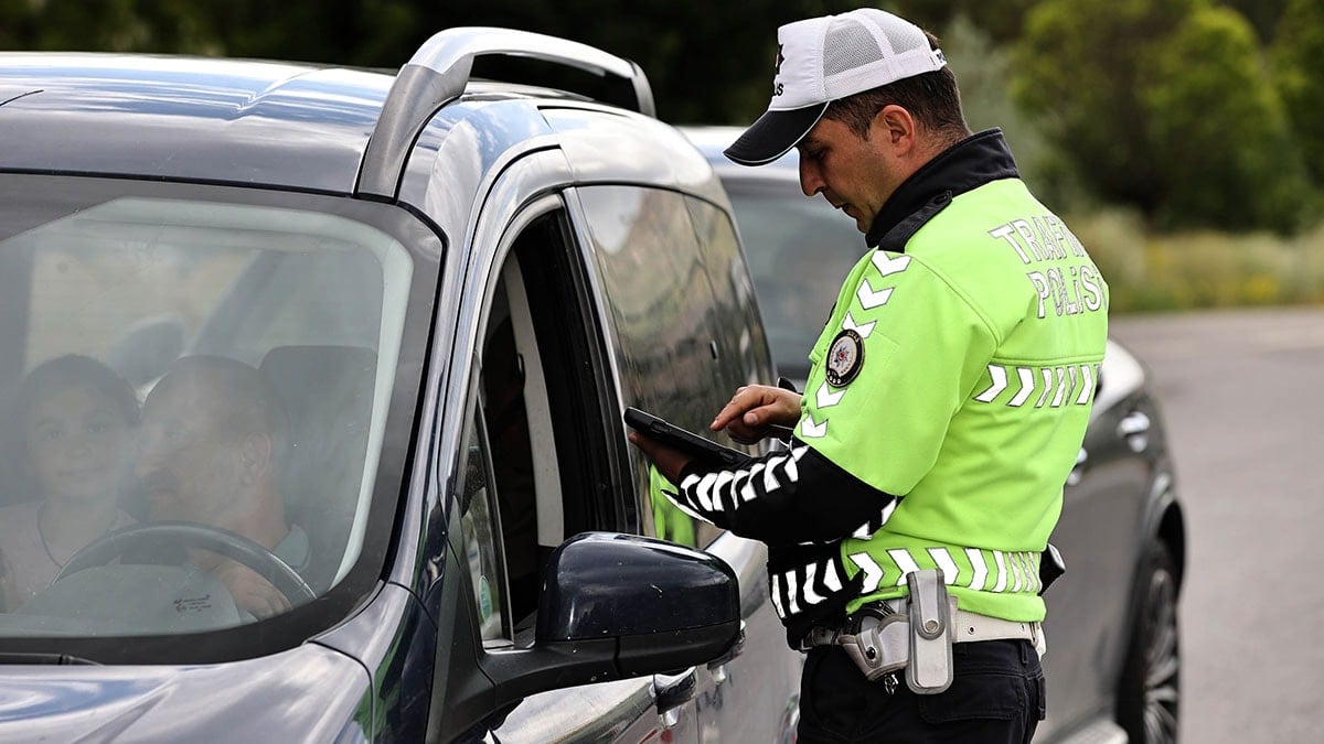 Trafik cezaları gece yarısı sil baştan değişti: Astronomik cezalar geldi