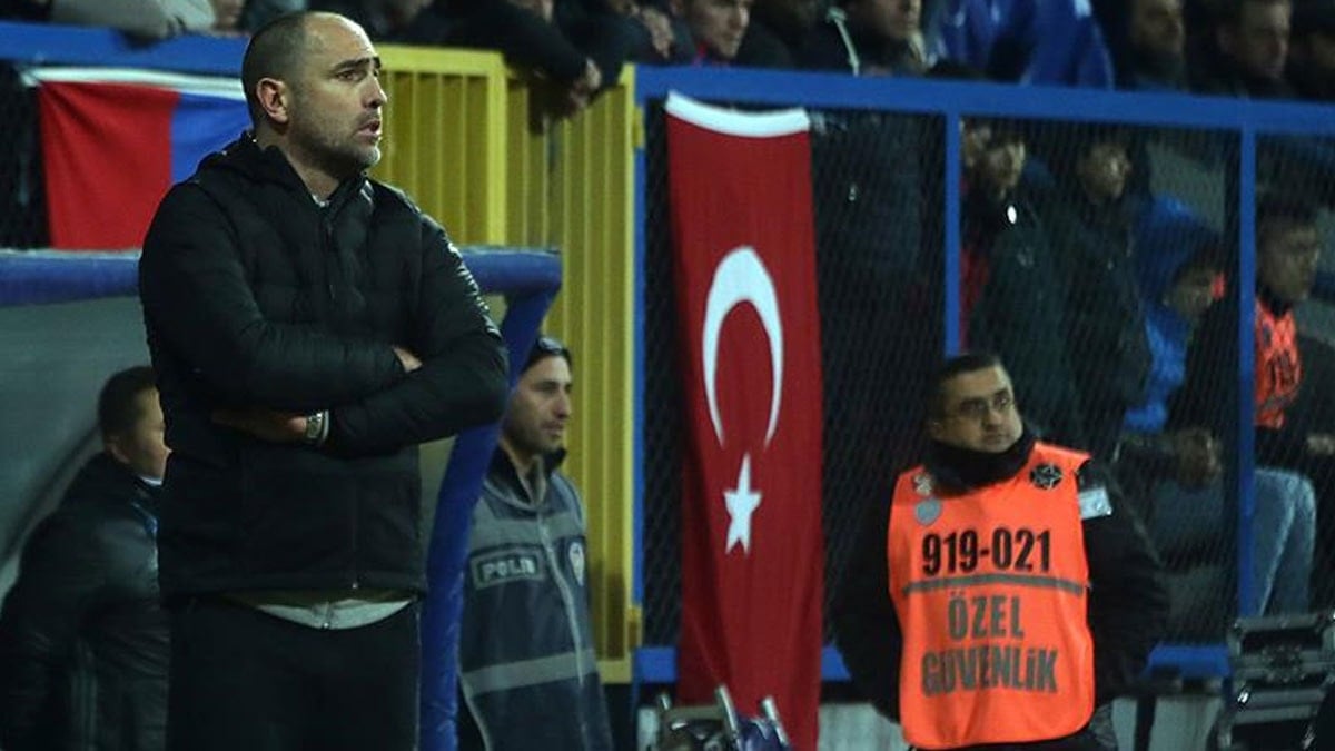 Karabük'ten Premier Lig'e: Resmen imzayı attı