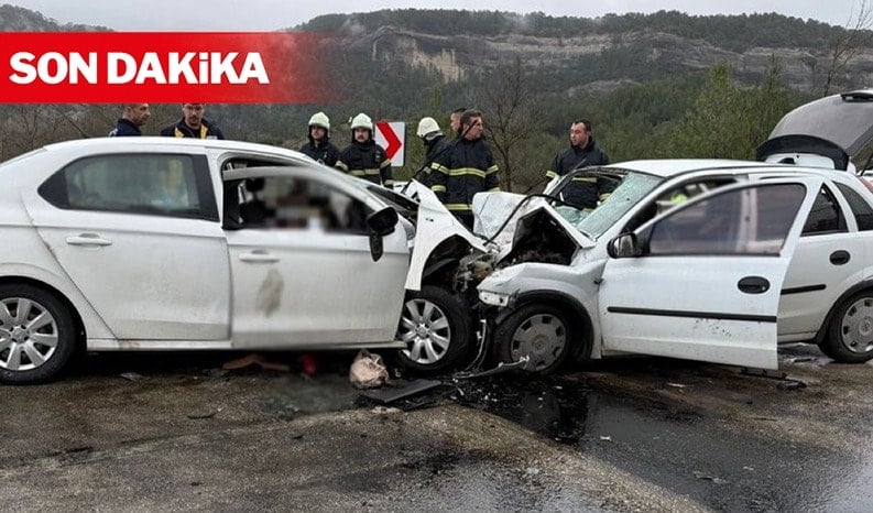 Burdur'da iki otomobil kafa kafaya çarpıştı; 7 ölü, 5 yaralı