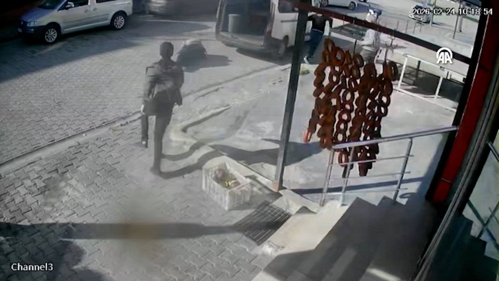 Faciaya ramak kala: Aracı böyle durdurdu