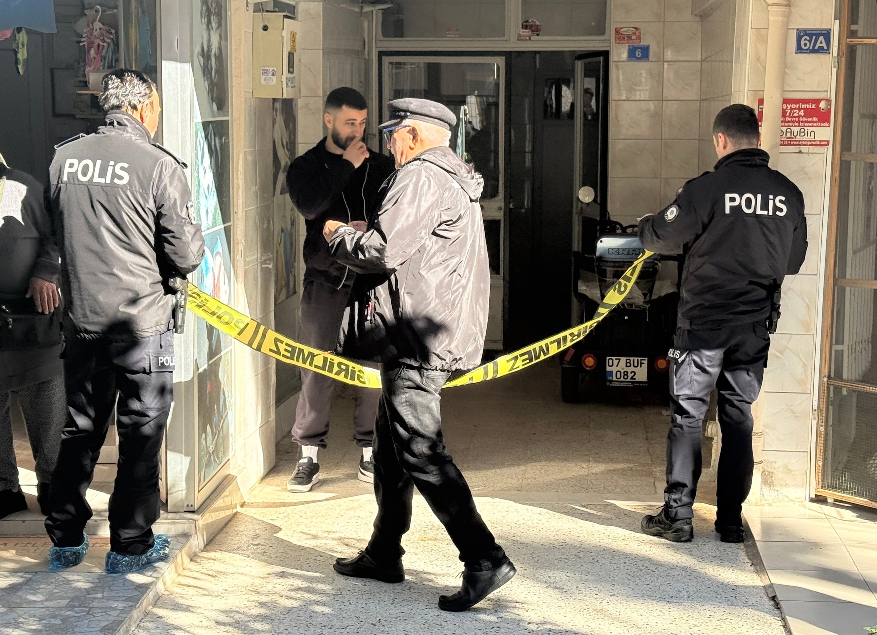 Önce ablasını aradı; bir kadını katlettikten sonra intihar etti