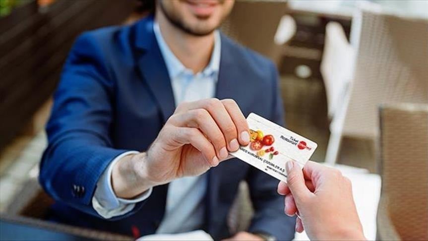 Yemek kartı komisyonu polemiğinde gözler Ticaret Bakanlığı’nda