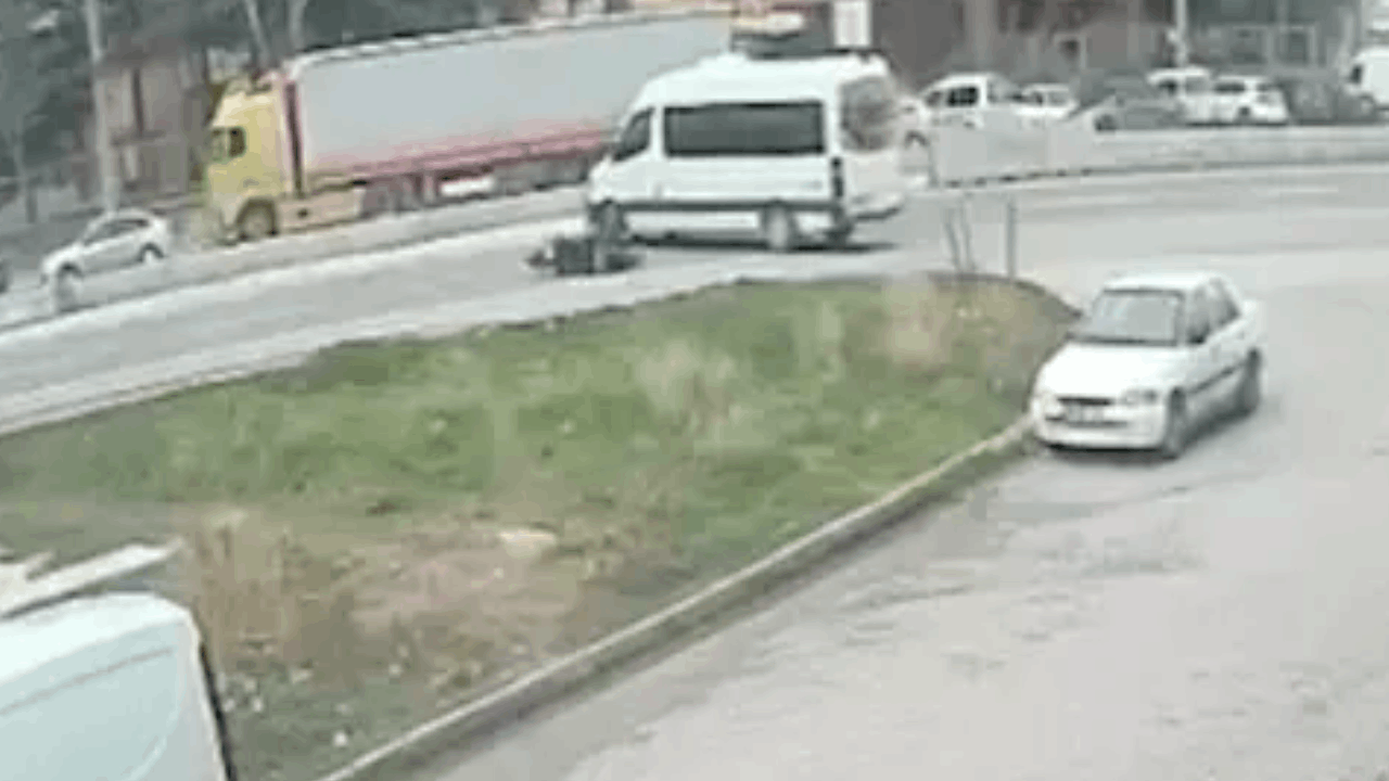 Ters yönden gelen sürücü 22 yaşındaki genci öldürdü