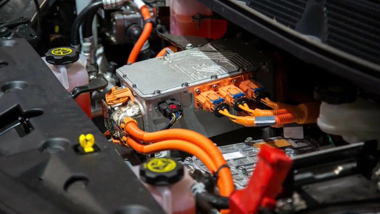 Elektrikli araçlarda 1000 volt dönemi! Avrupa harekete geçti