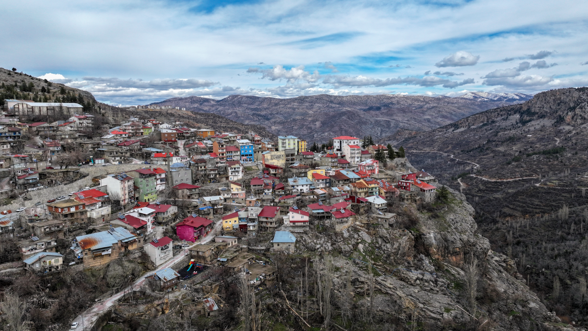 7 bin nüfuslu ilçede herkes yaşlı... Belediye yardım etmese durumları vahim!