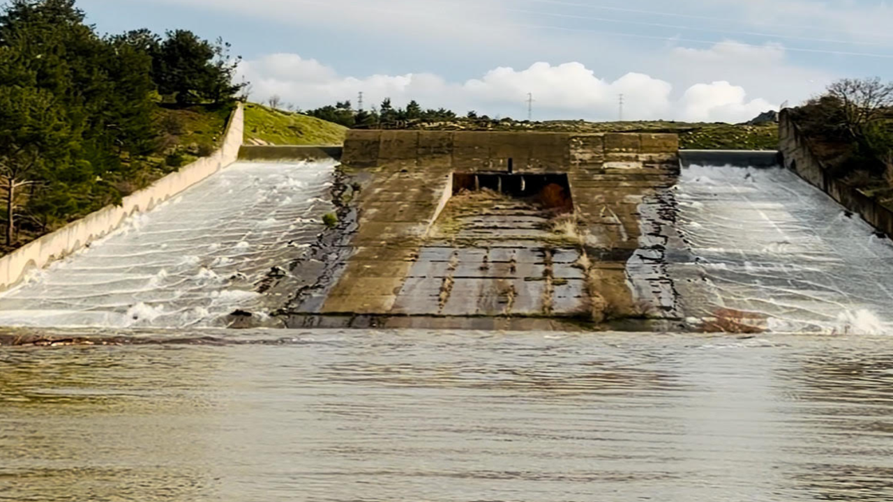 Atikhisar’da ihmal krizi: Kapaklar çalışmıyor kent risk altında