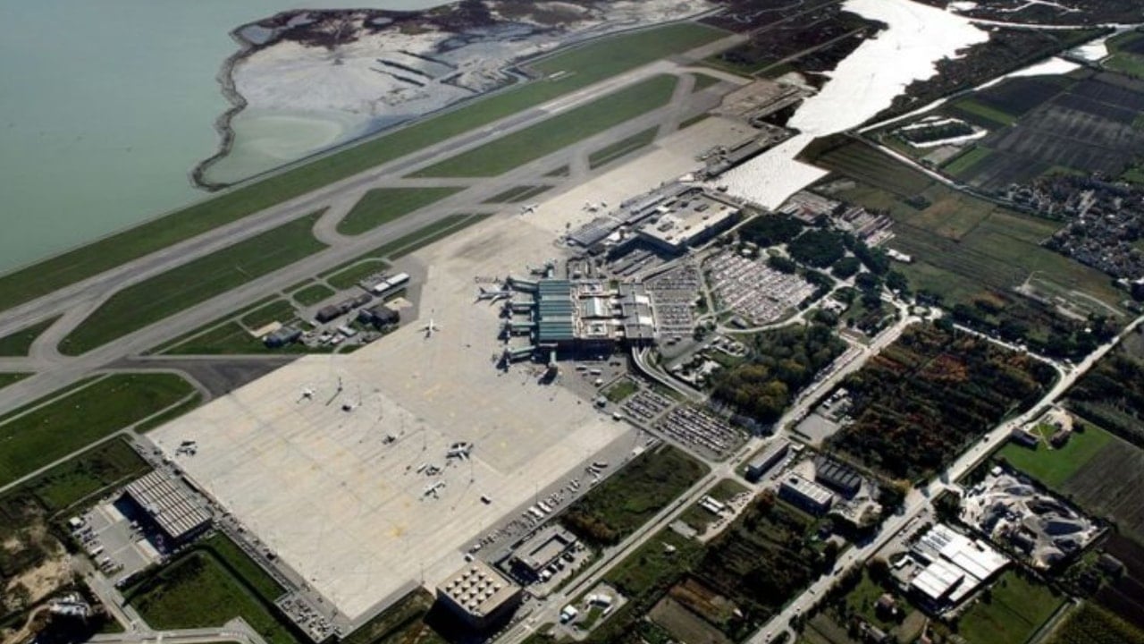 30 milyon yolcuya hizmet veren 5 büyük havalimanı satıldı!