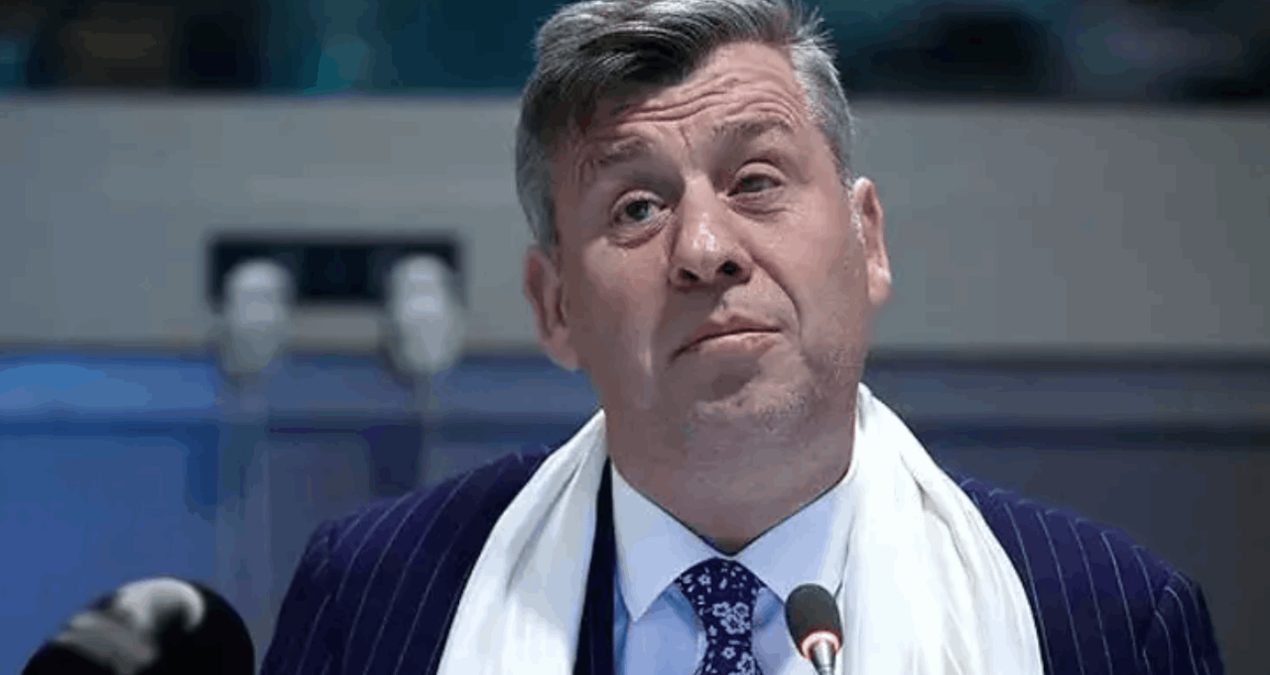 Laiklik karşıtı kampanyaya Metin Şentürk de katıldı