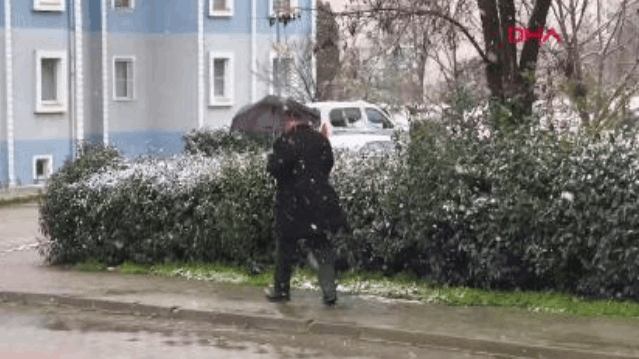 Edirne-Keşan’da kar yağışı etkili oluyor