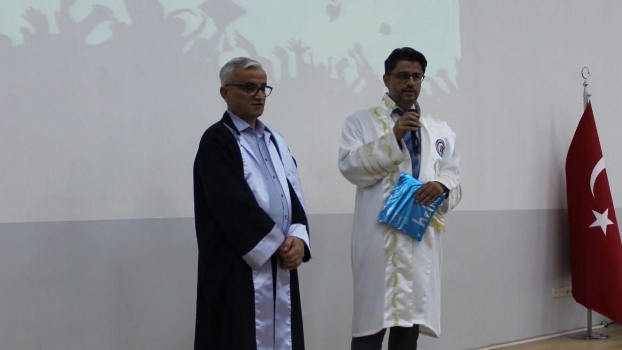 Rektör, sahte diplomalı personele ‘Teşekkür belgesi’ vermiş