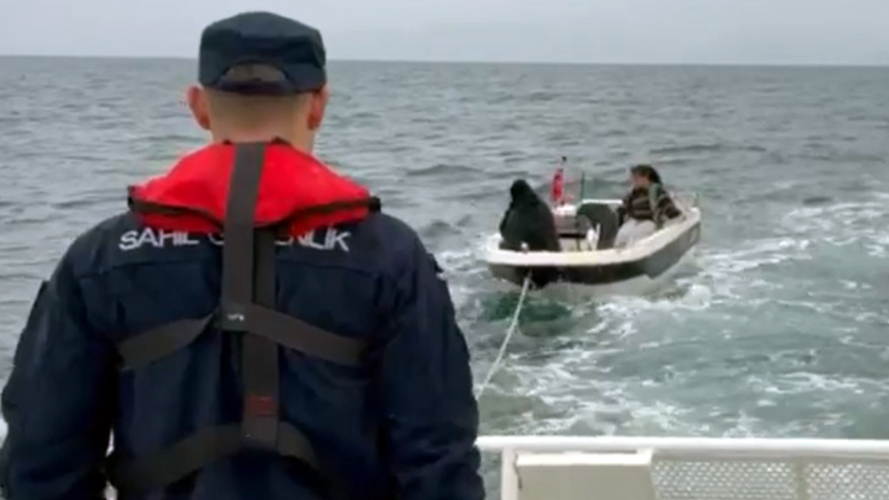 Balık avlarken açık denize sürüklendi