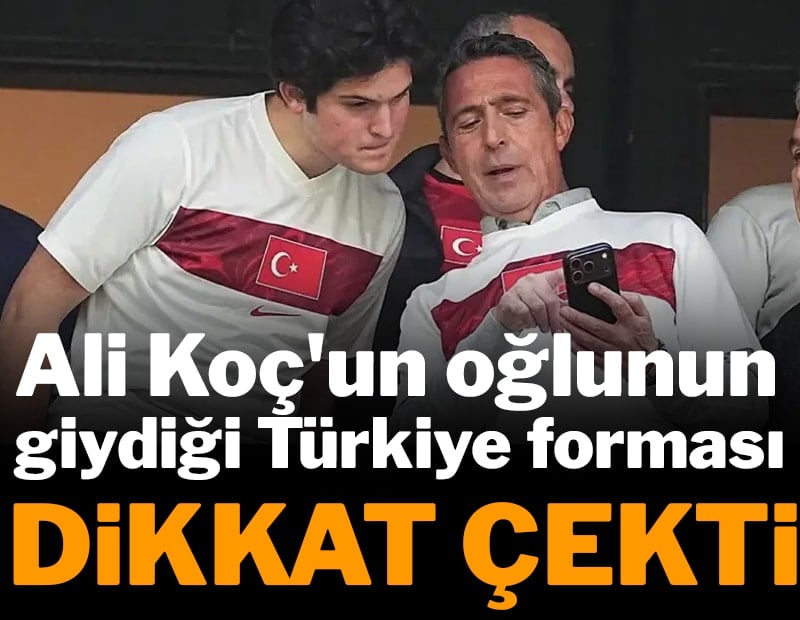Ali Koç ve oğlu Türkiye-Romanya maçını beraber izledi! Mert Hakan detayı