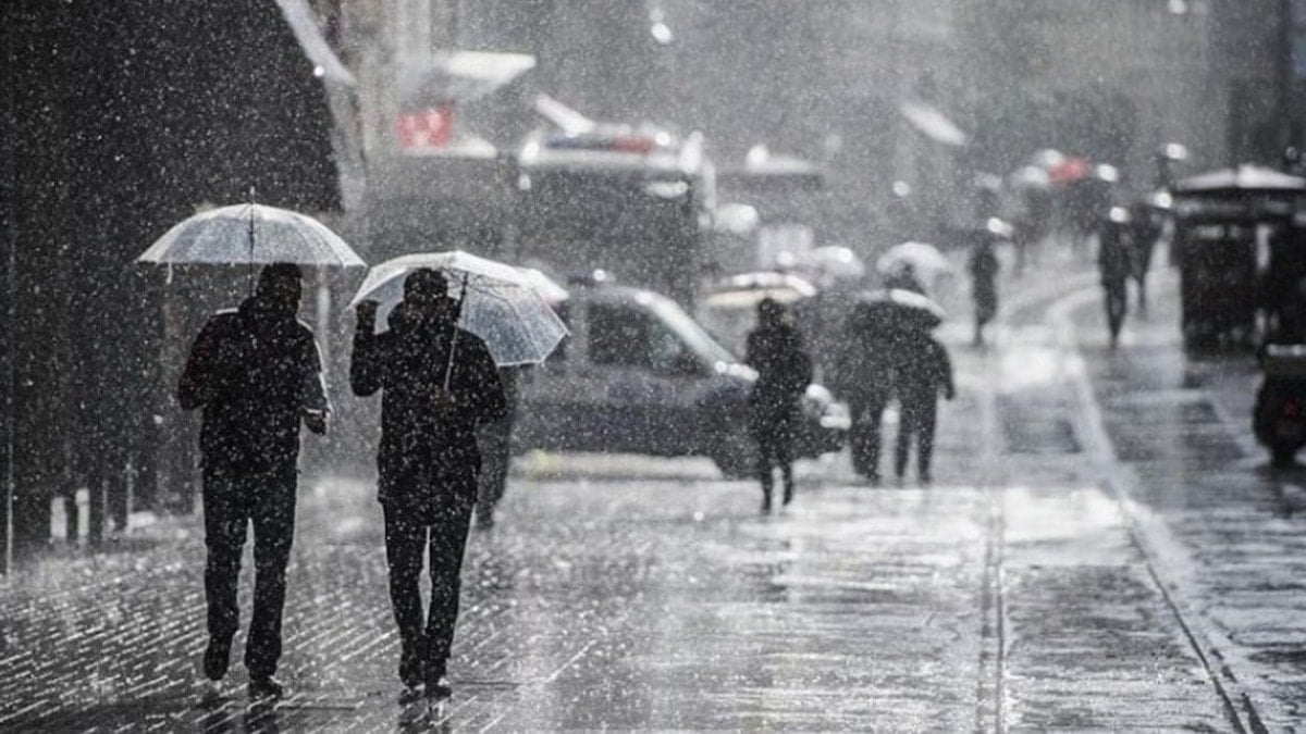 Hafta sonu yağışlı hava geri dönüyor