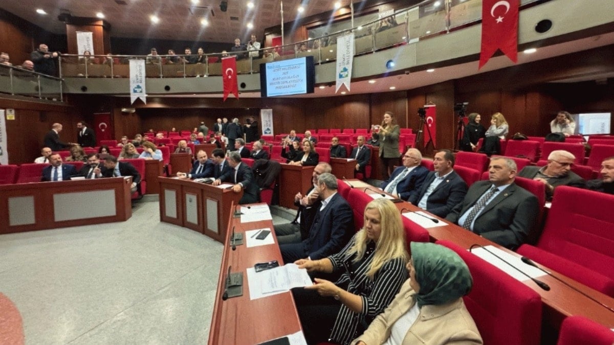 İzmit’te “opera” gezisi tartışması! AKP ve MHP Viyana programına katılmayacak