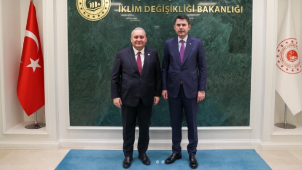 CHP’den istifa eden Özarslan soluğu överek andığı ‘okul arkadaşının’ yanında aldı