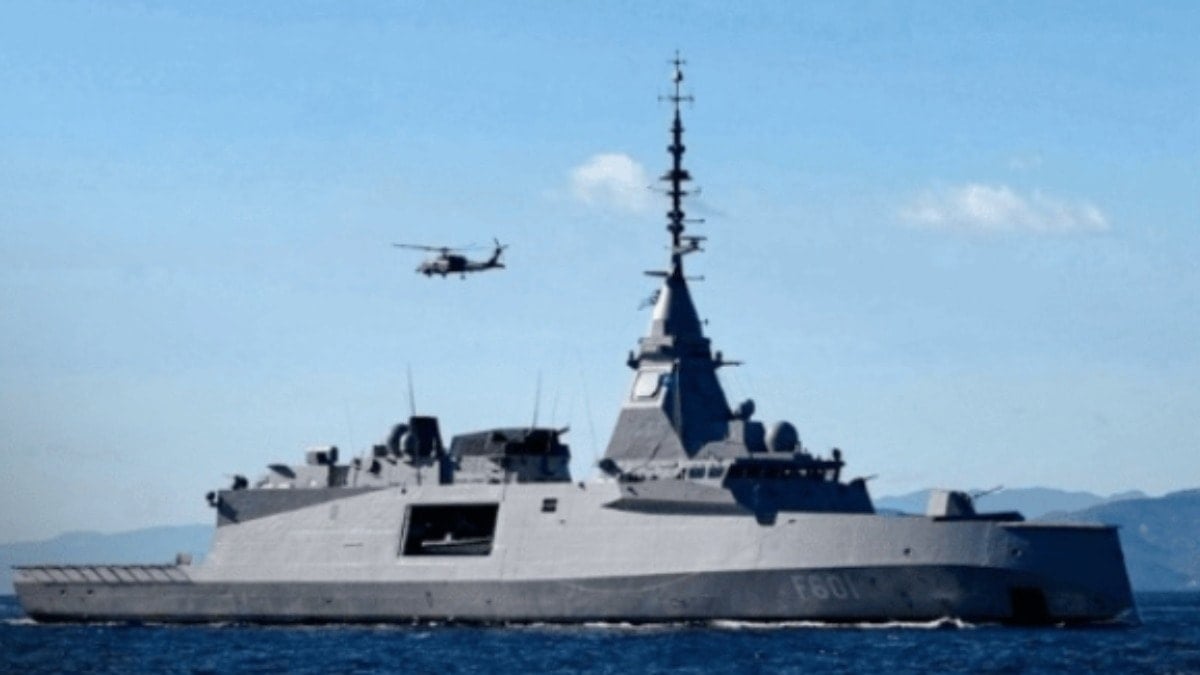 Kıbrıs'ta savaş hareketliliği Düğmeye basan Yunanistan iki fırkateyn gönderiyor