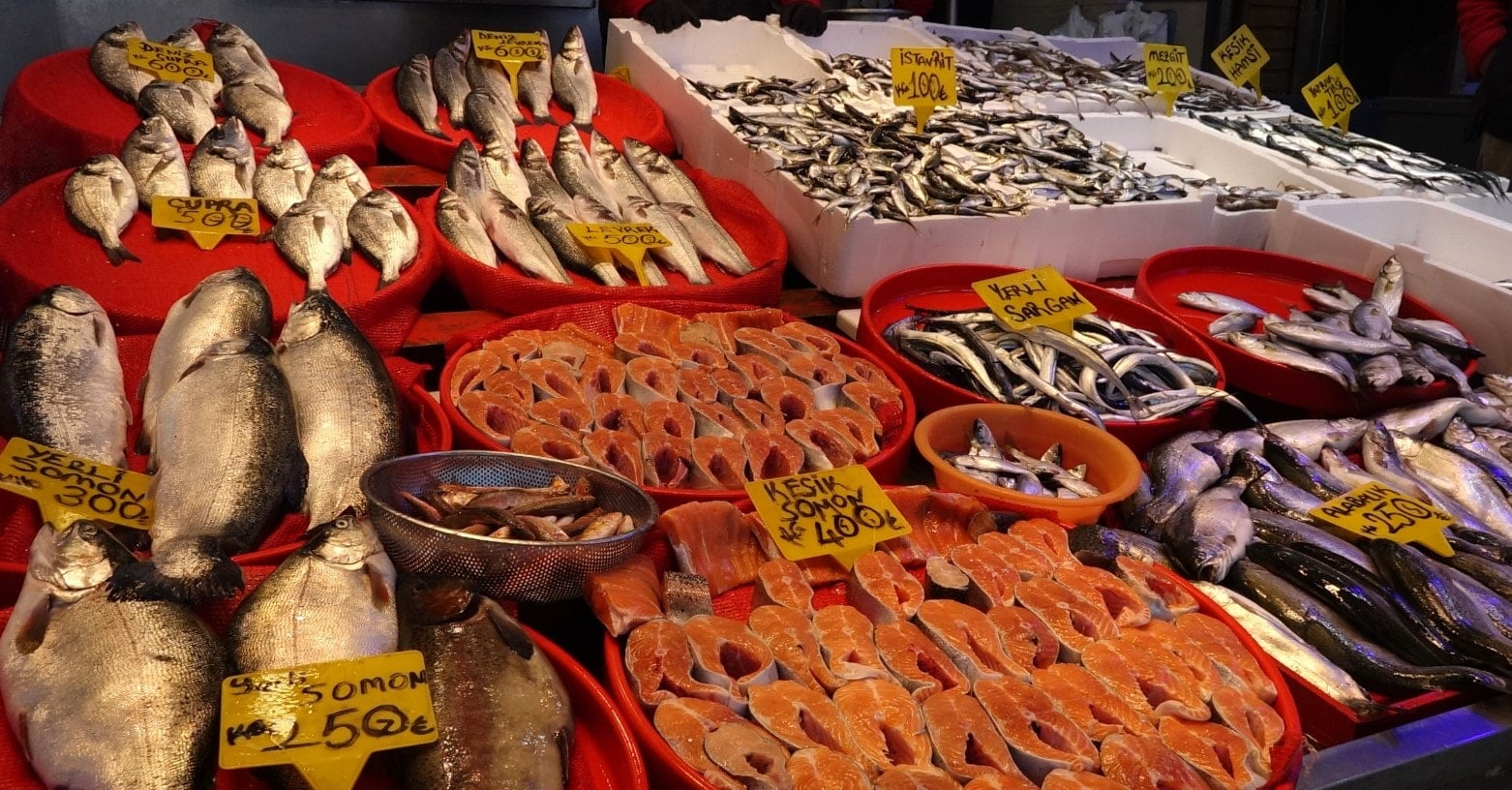 Balık tezgahları bayram öncesi doldu: 2 türün fiyatı dip yaptı