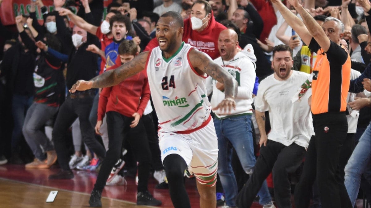 Basketbolun 52 yıllık çınarına bir yasak daha