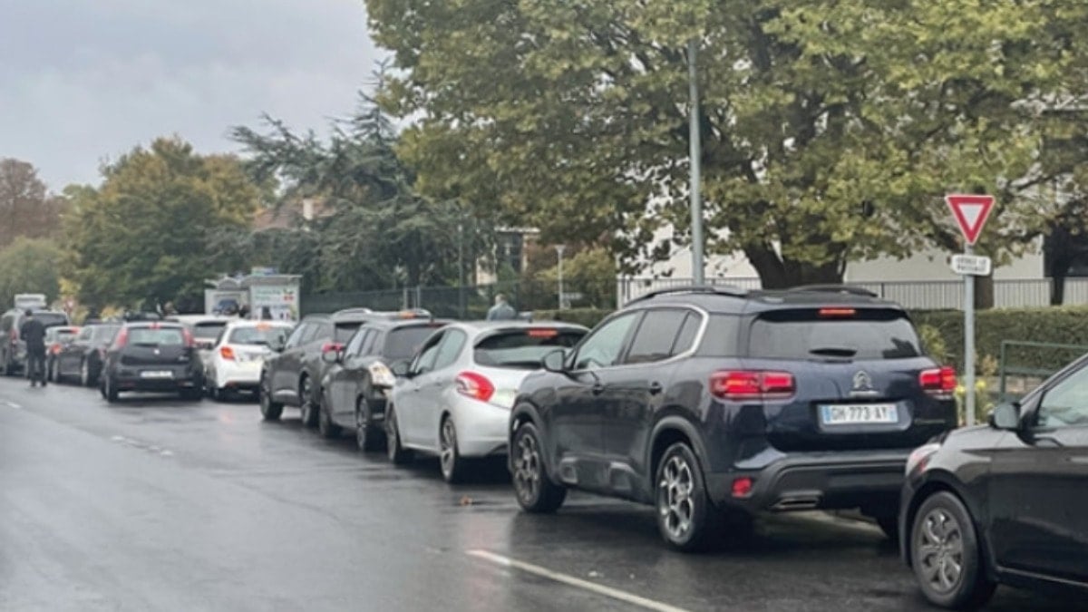 Benzin almak için ülke değiştiriyorlar! Ortadoğu'daki yangın Avrupa'yı sert vurdu