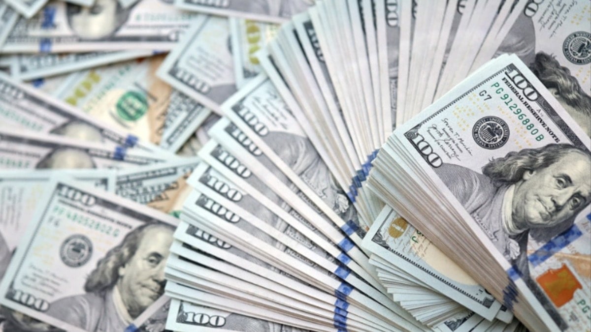 Dünyanın en zengin insanından dev hile: Hepsi ortalığa saçıldı