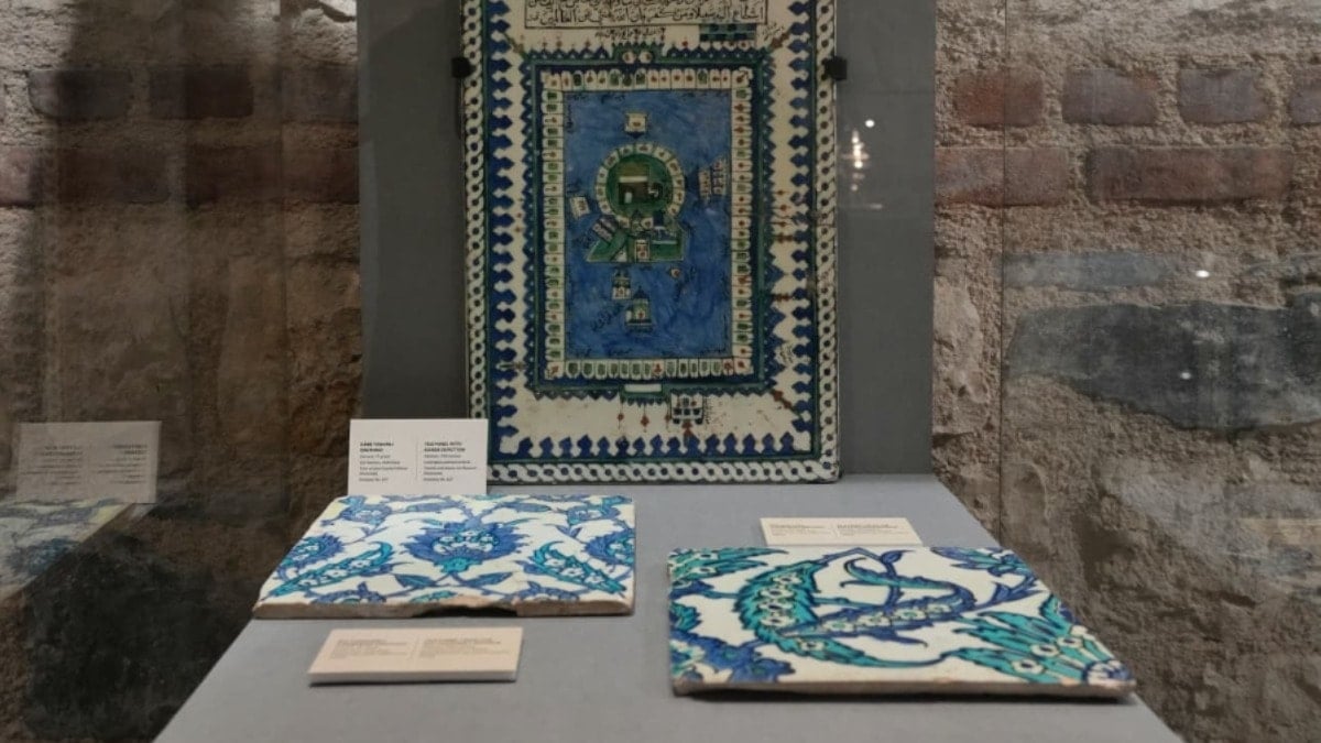 Çalınan iki iznik çinisi yıllar sonra yeniden Türkiye'de