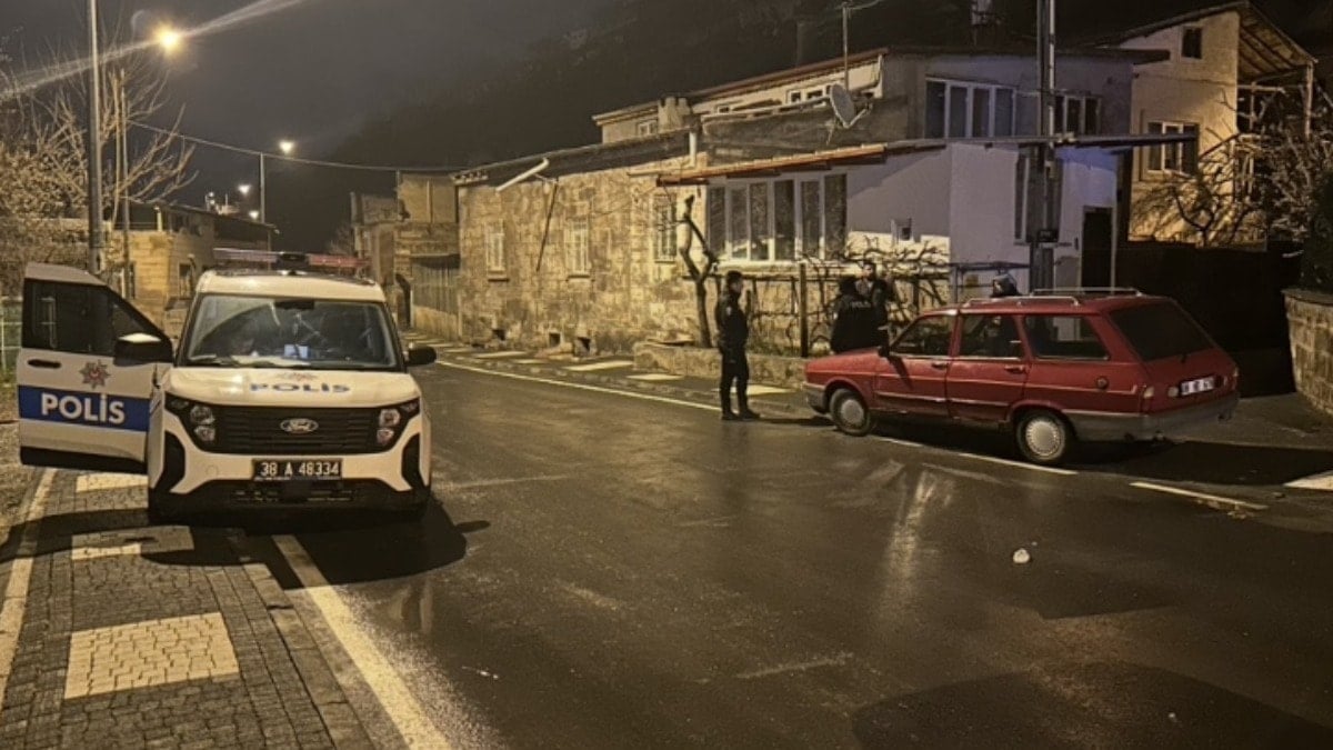 Ehliyetini kaptırdıktan 2 saat sonra direksiyonda yakalandı