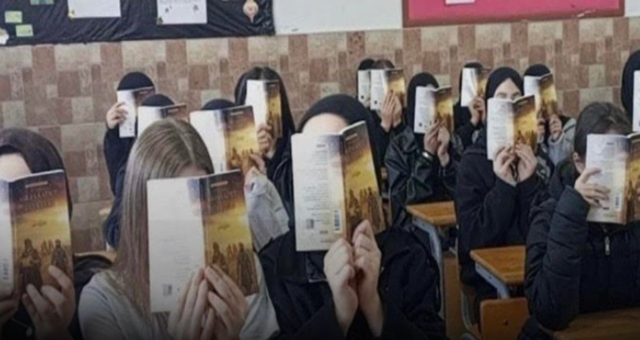 Ortaokulda tarikat kitabı dağıttılar!