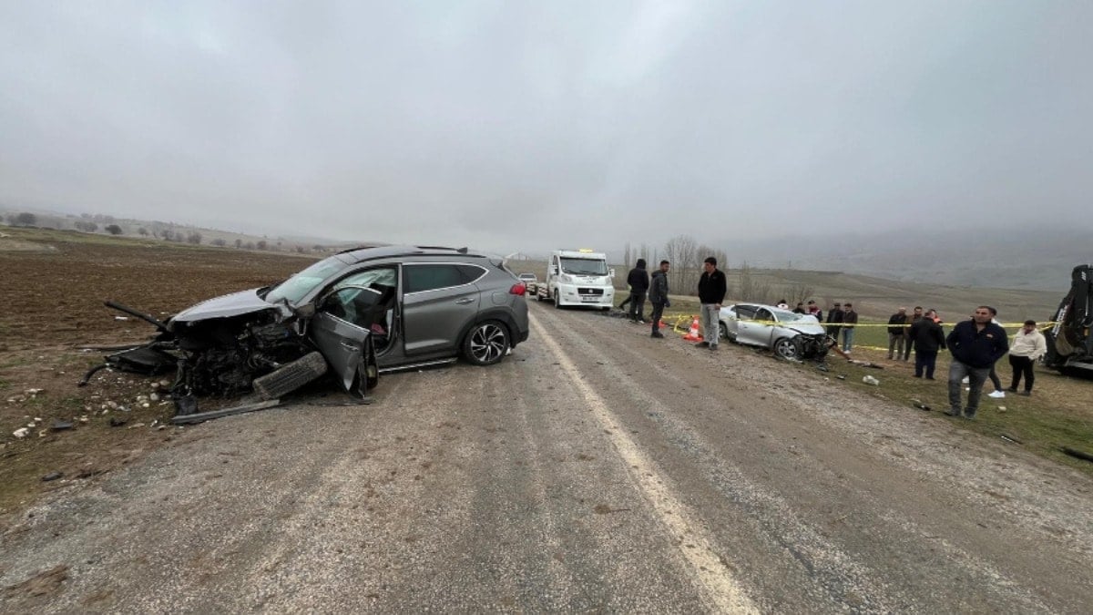 Yozgat'ta otomobiller çarpıştı:  1 ölü, 5 yaralı