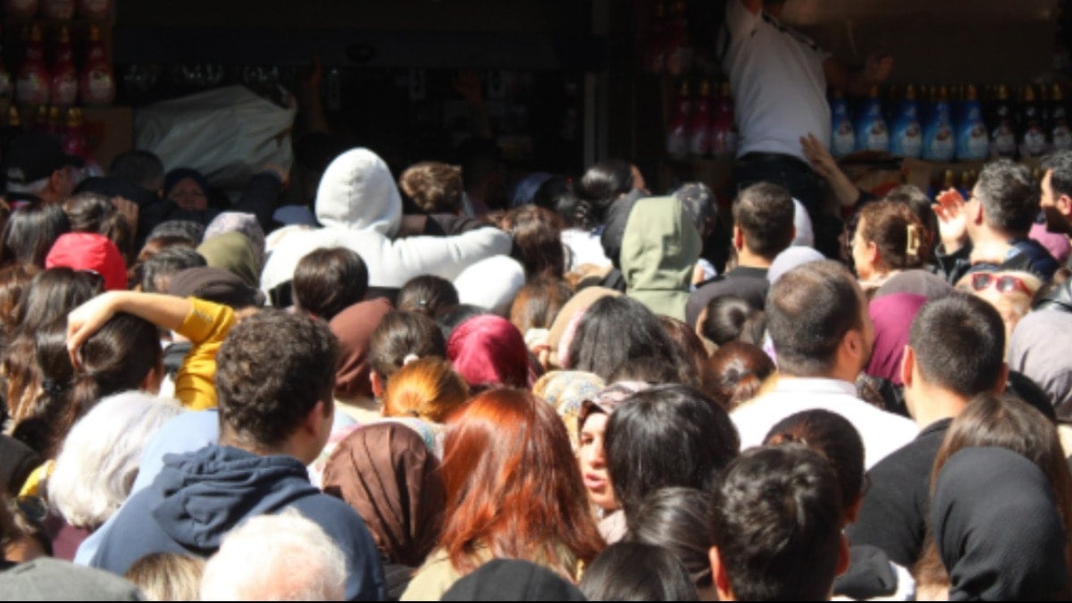 AVM açılışında izdiham! Polis ekipleri bile zorlandı, yaralılar var