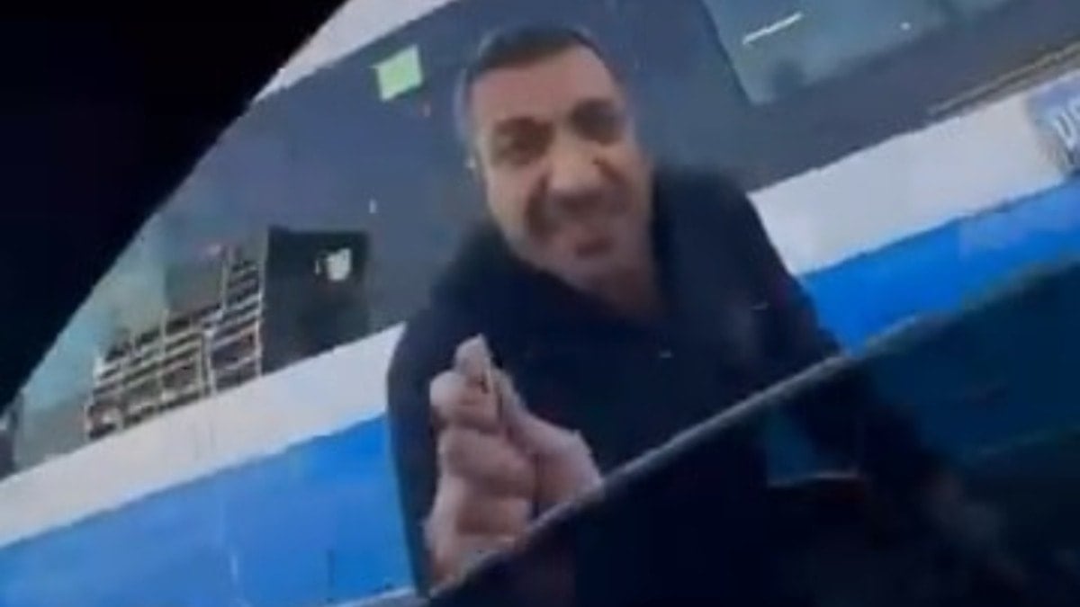 Yol verme tartışmasında aracın camını kıran sürücüye 180 bin lira ceza