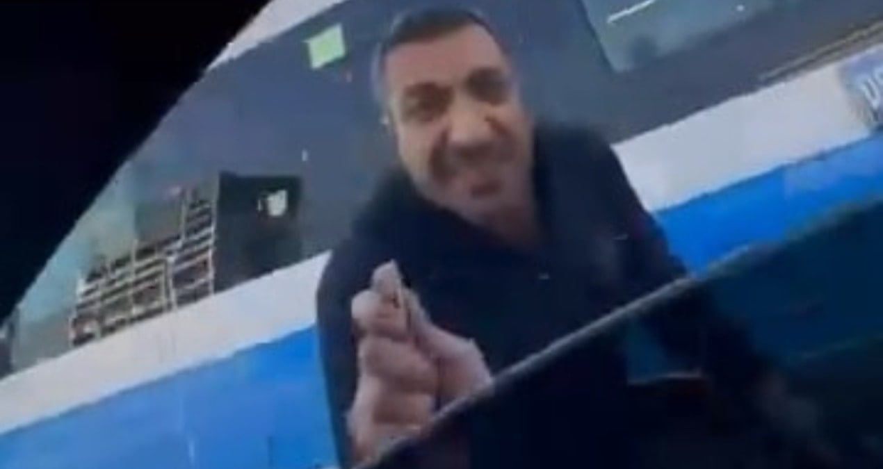 Yol verme tartışmasında aracın camını kırdı: Ceza üstüne ceza aldı