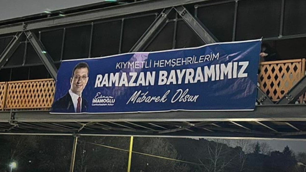 Bayramda da boş durmadılar! İmamoğlu'nun o afişlerini söktüler