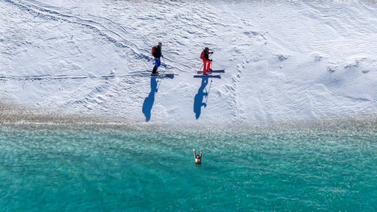 Bir günde iki mevsim yaşıyorlar! Sahilde deniz, zirvede kayak keyfi yapıyorlar