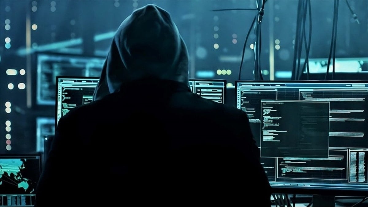 İstanbul’da 'siyah şapkalı hacker' çetesine operasyon! 19 milyon 800 bin kişinin verilerini çalmışlar