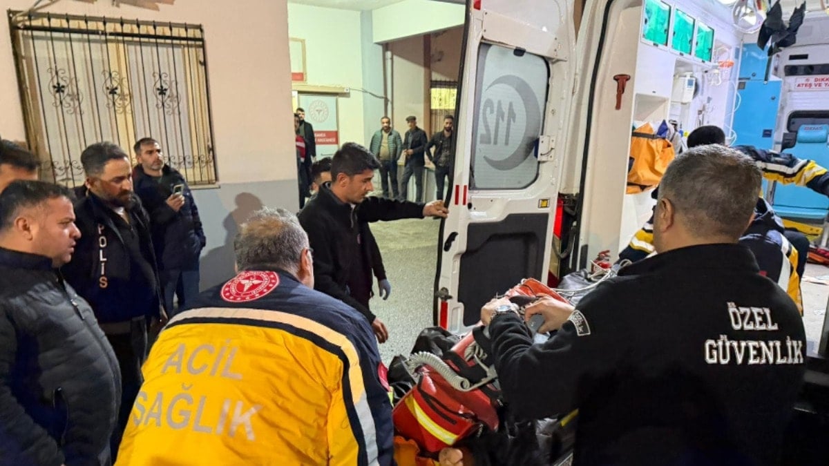 Adıyaman'da otomobil dere yatağına devrildi: 2'si ağır 5 yaralı