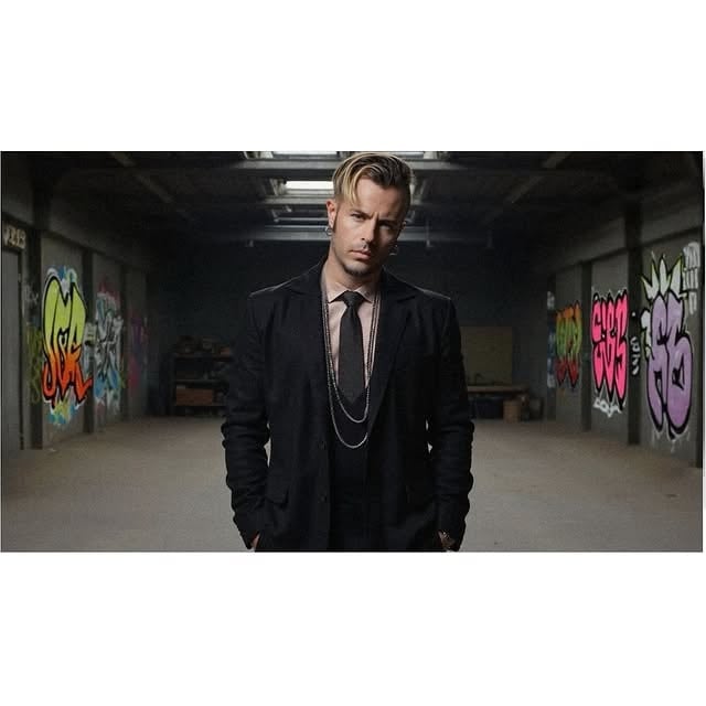 ''MUSTAFA SANDAL'I SEVİYORUM''