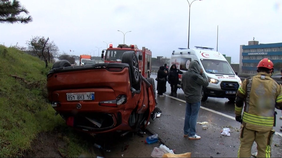 TEM Otoyolu'nda takla atan otomobile başka araç çarptı; 2 si çocuk 7 yaralı