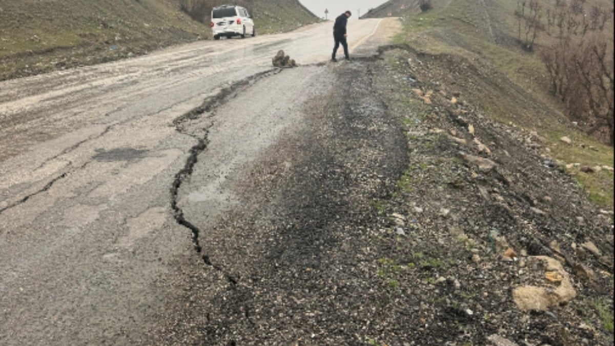 Şırnak'ta yağış nedeniyle yol çöktü